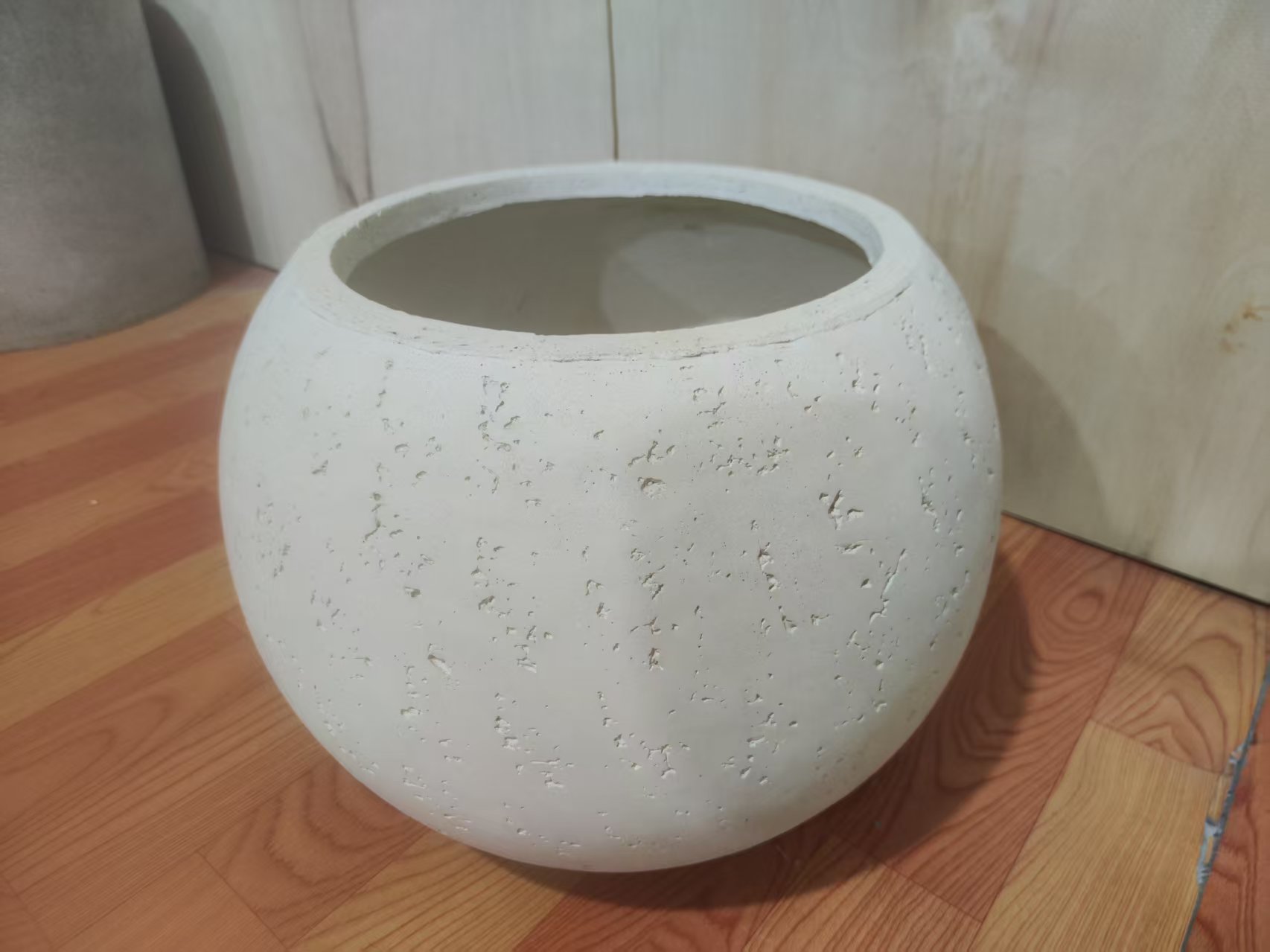 西藏自治区阿里哑光水泥工艺品粉料供应企业综合信息｜阿里哑光水泥工艺品粉料|水泥工艺品专用粉料|轻质水泥花盆原料厂家推荐、价格参考、报价咨询与选购指南｜企业直供发运-容大建材