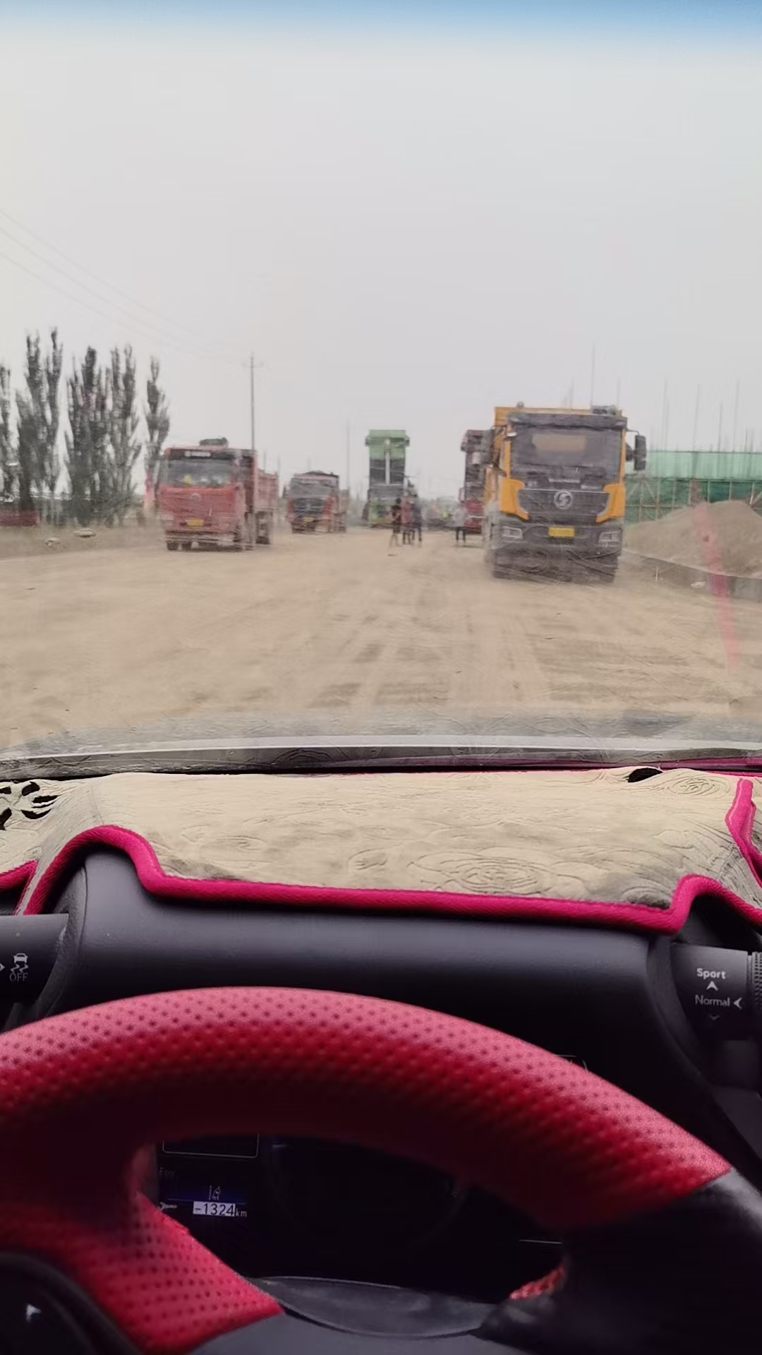 石家庄路面划线厂家直发配送|石家庄路面划线|本地道路划线|厂区道路标线物流线路、到货进度与供货计划|源头工厂直供-新亿达交通设施