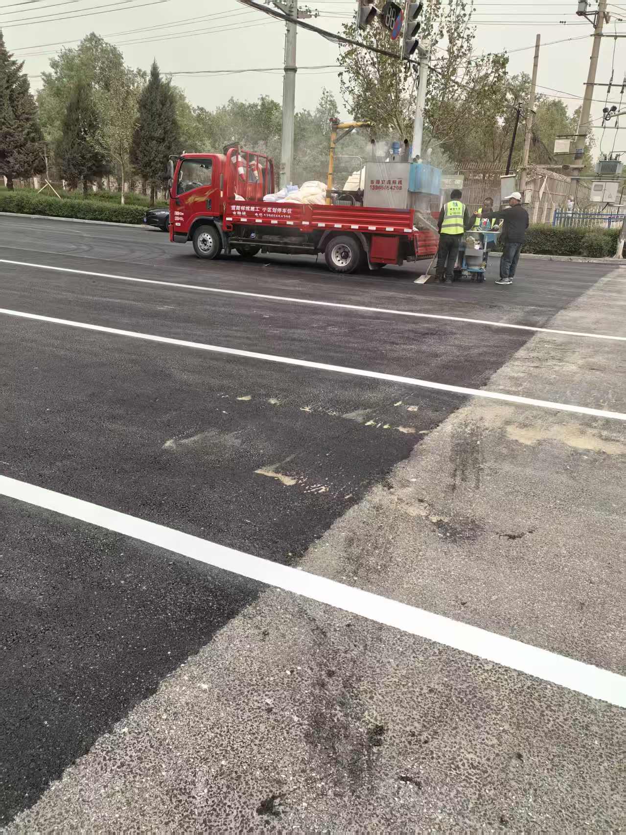 宁德园区道路划线厂家直发配送|宁德园区道路划线|禁停标线|热熔标线物流线路、到货进度与供货计划|源头工厂直供-新亿达交通设施